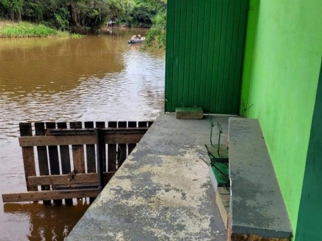 Casa / Sobrado para Venda em Buri/SP Centro 4 Quartos