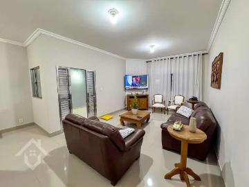 Casa / Sobrado para Venda em Caçapava/SP Borda da Mata 3 Quartos