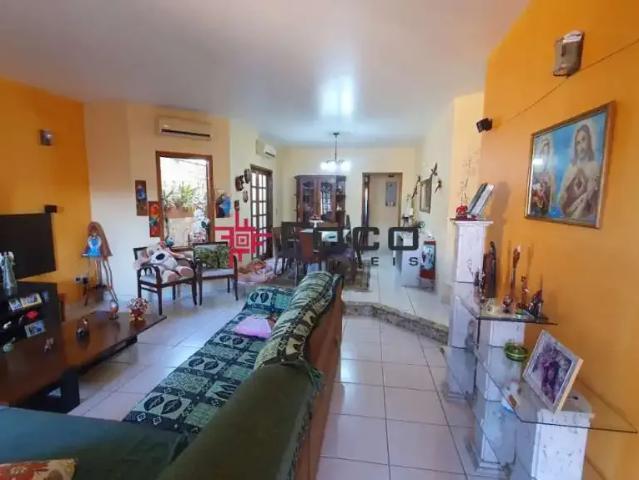 Casa / Sobrado para Venda em Caçapava/SP Jardim Maria Cândida 3 Quartos