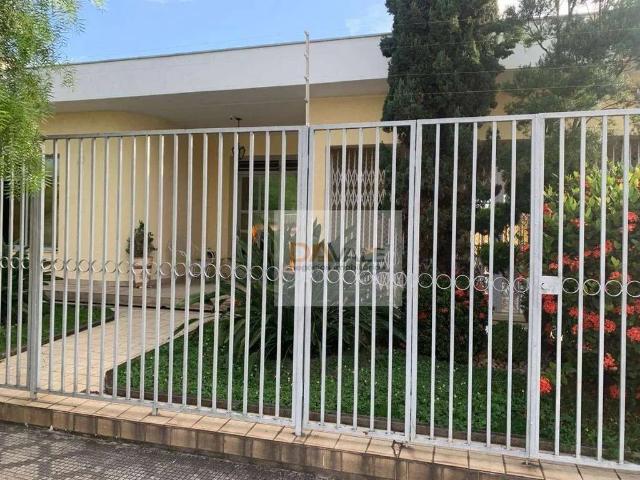 Casa / Sobrado para Venda em Caçapava/SP Vila Resende 3 Quartos