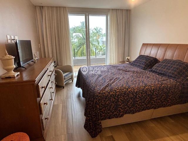 Casa / Sobrado para Venda em Camaçari/BA Abrantes 4 Quartos