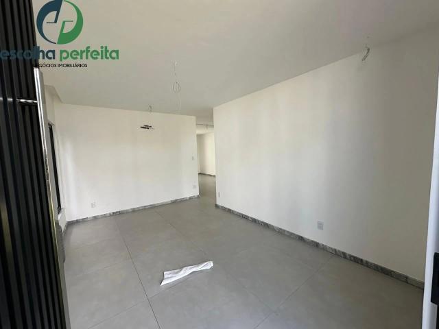 Casa / Sobrado para Venda em Camaçari/BA Abrantes 4 Quartos