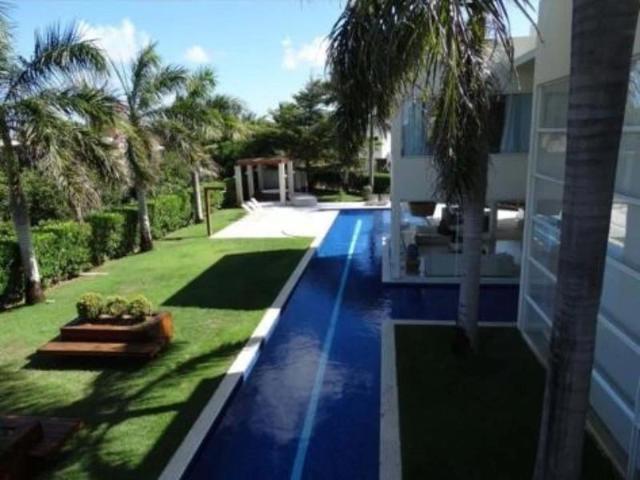 Casa / Sobrado para Venda em Camaçari/BA Abrantes 5 Quartos