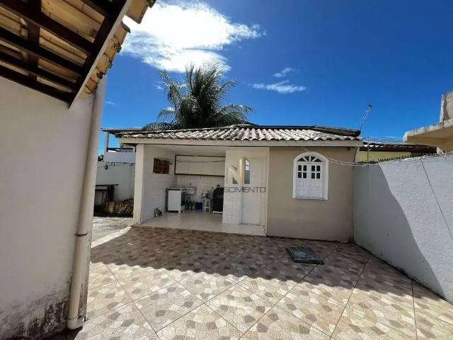 Casa / Sobrado para Venda em Camaçari/BA Arembepe Abrantes 3 Quartos