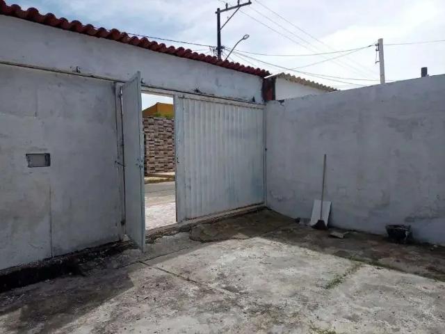 Casa / Sobrado para Venda em Camaçari/BA Arembepe Abrantes 4 Quartos