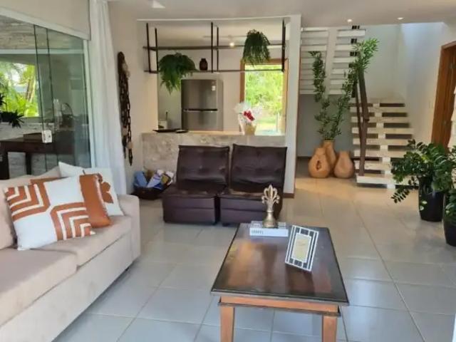 Casa / Sobrado para Venda em Camaçari/BA Guarajuba 4 Quartos