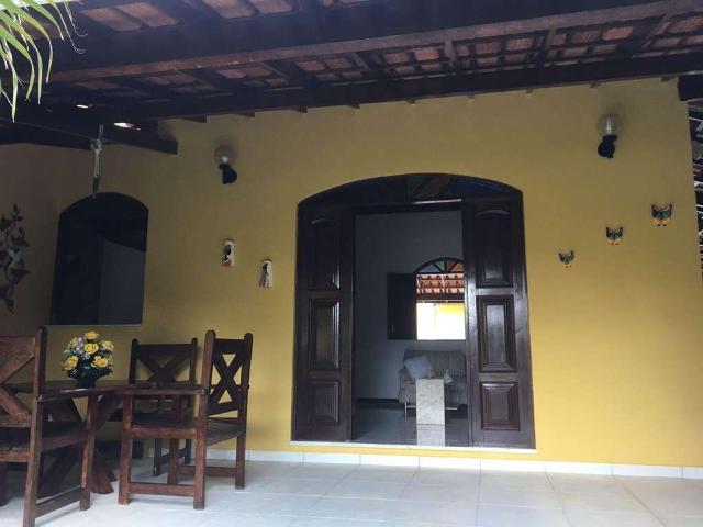 Casa / Sobrado para Venda em Camaçari/BA Guarajuba 5 Quartos