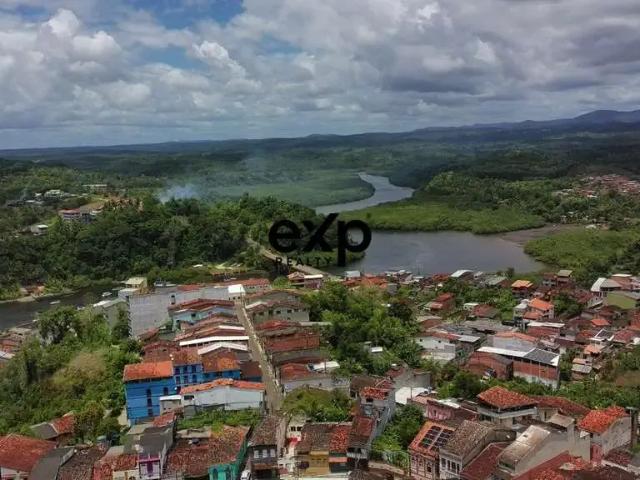 Casa / Sobrado para Venda em Camamu/BA Centro 4 Quartos
