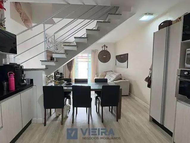 Casa / Sobrado para Venda em Camboriú/SC Areias 2 Quartos