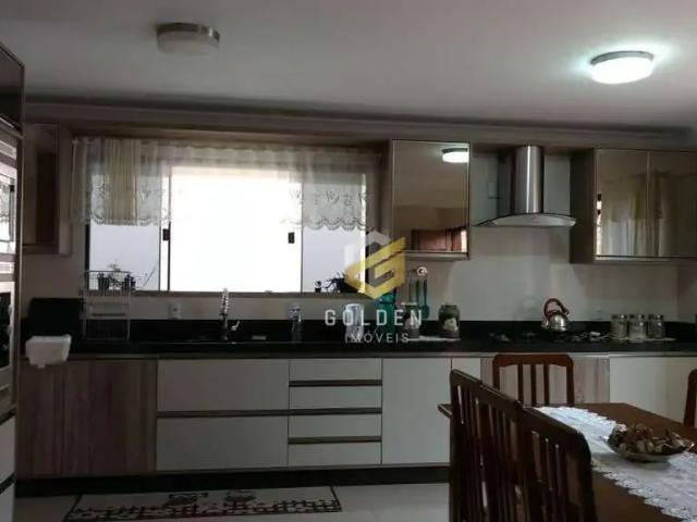 Casa / Sobrado para Venda em Camboriú/SC Areias 3 Quartos