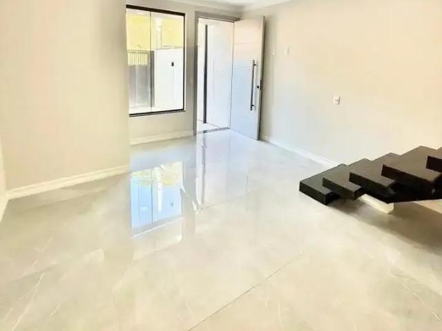 Casa / Sobrado para Venda em Camboriú/SC Areias 3 Quartos
