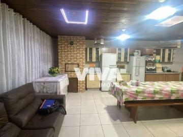 Casa / Sobrado para Venda em Camboriú/SC Cedro 4 Quartos