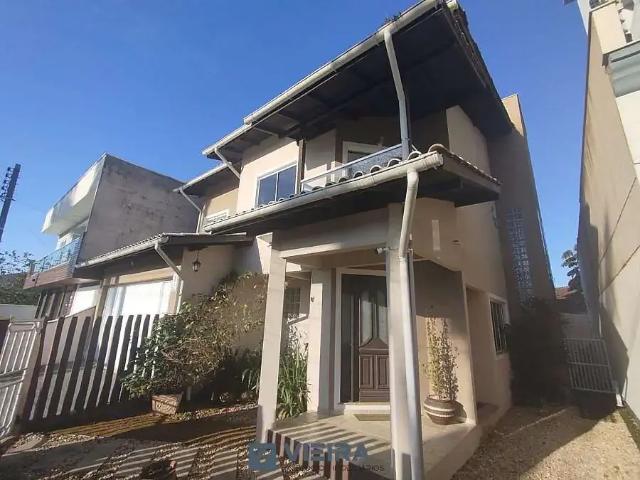 Casa / Sobrado para Venda em Camboriú/SC Centro 4 Quartos