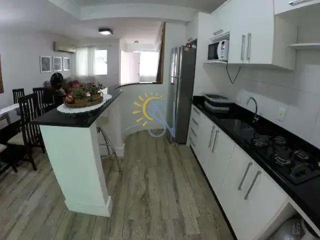 Casa / Sobrado para Venda em Camboriú/SC Centro 2 Quartos