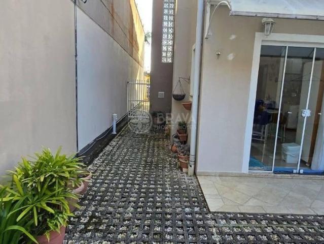 Casa / Sobrado para Venda em Camboriú/SC Centro 3 Quartos