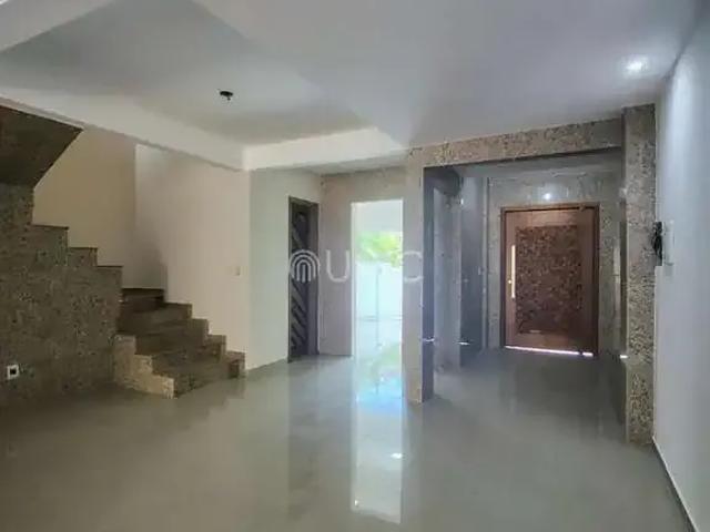 Casa / Sobrado para Venda em Camboriú/SC Centro 3 Quartos