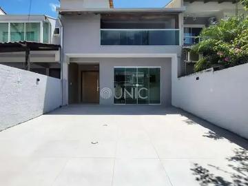 Casa / Sobrado para Venda em Camboriú/SC Centro 3 Quartos