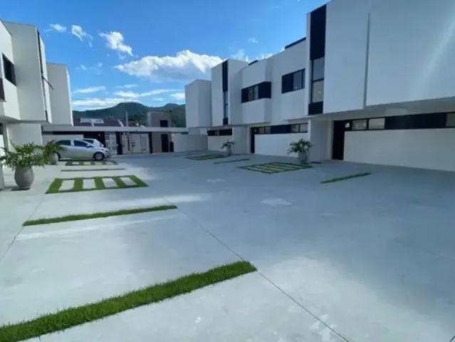 Casa / Sobrado para Venda em Camboriú/SC Rio Pequeno 2 Quartos