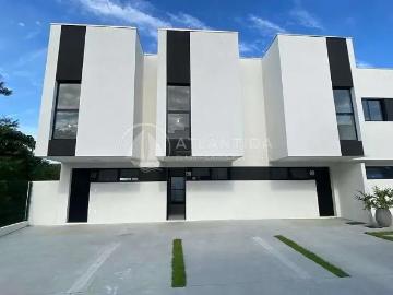 Casa / Sobrado para Venda em Camboriú/SC Rio Pequeno 2 Quartos