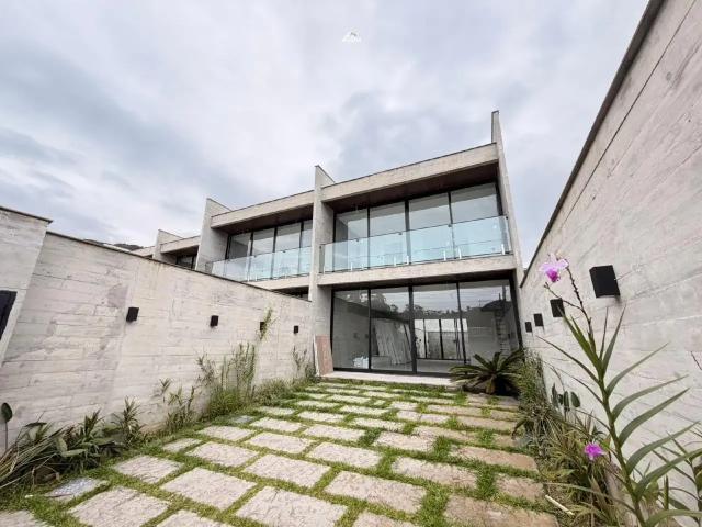 Casa / Sobrado para Venda em Camboriú/SC Rio Pequeno 3 Quartos