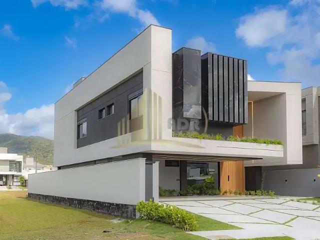 Casa / Sobrado para Venda em Camboriú/SC Santa Regina 4 Quartos
