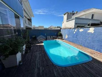 Casa / Sobrado para Venda em Camboriú/SC Santa Regina 4 Quartos