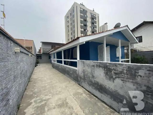 Casa / Sobrado para Venda em Camboriú/SC Tabuleiro Monte Alegre 3 Quartos