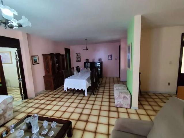 Casa / Sobrado para Venda em Campina Grande/PB Lauritzen 6 Quartos