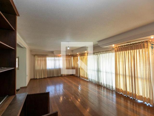Casa / Sobrado para Venda em Campinas/SP Taquaral 4 Quartos