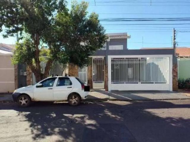 Casa / Sobrado para Venda em Campo Grande/MS Centro 3 Quartos