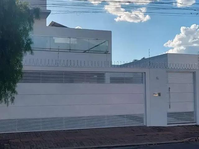 Casa / Sobrado para Venda em Campo Grande/MS Chácara Cachoeira 4 Quartos