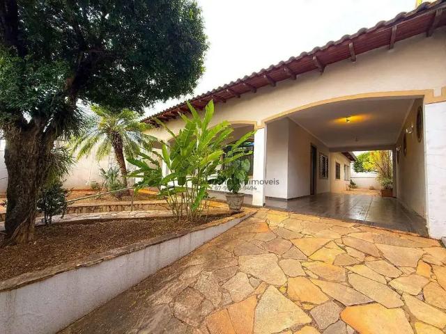 Casa / Sobrado para Venda em Campo Grande/MS Jardim Monte Líbano 3 Quartos