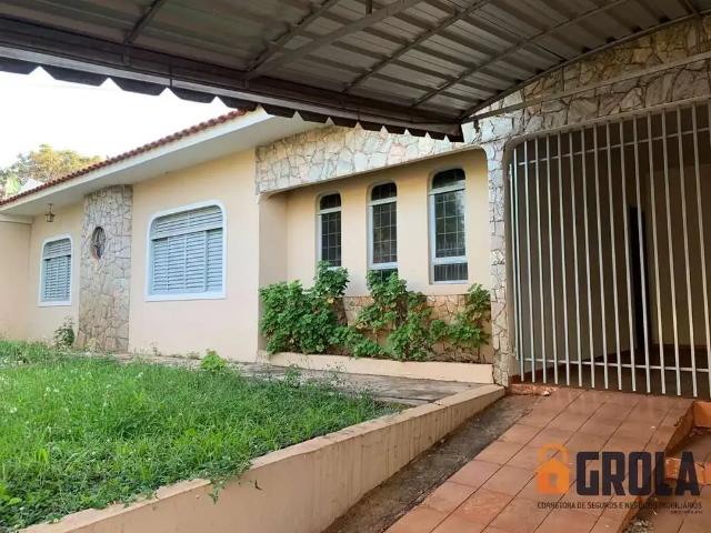 Casa / Sobrado para Venda em Campo Mourão/PR Centro 3 Quartos