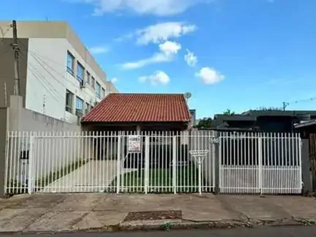 Casa / Sobrado para Venda em Campo Mourão/PR Centro 3 Quartos