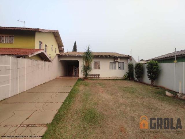 Casa / Sobrado para Venda em Campo Mourão/PR Centro 4 Quartos