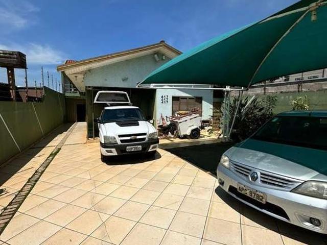 Casa / Sobrado para Venda em Campo Mourão/PR Centro 8 Quartos