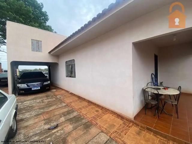 Casa / Sobrado para Venda em Campo Mourão/PR Jardim Aeroporto 2 Quartos