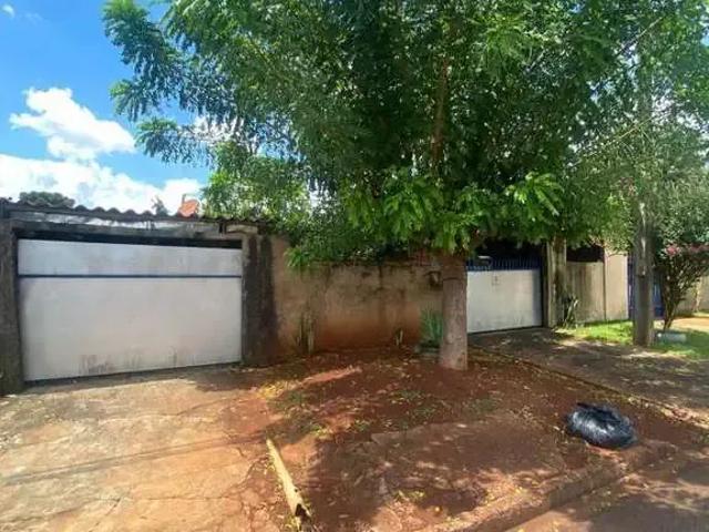 Casa / Sobrado para Venda em Campo Mourão/PR Jardim Aeroporto 3 Quartos