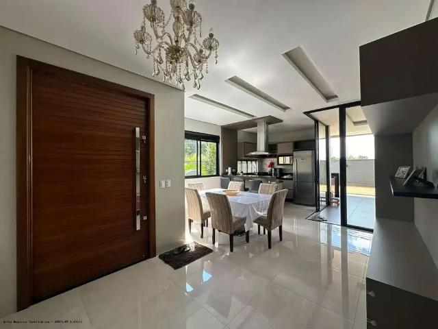 Casa / Sobrado para Venda em Campo Mourão/PR Jardim Flora III