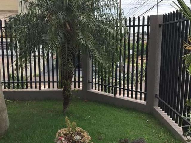 Casa / Sobrado para Venda em Campo Mourão/PR Jardim Maia 4 Quartos