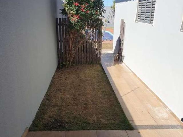 Casa / Sobrado para Venda em Campo Mourão/PR Jardim Villaggio Trombini 4 Quartos