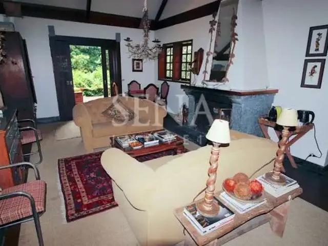 Casa / Sobrado para Venda em Campos do Jordão/SP Capivari 7 Quartos
