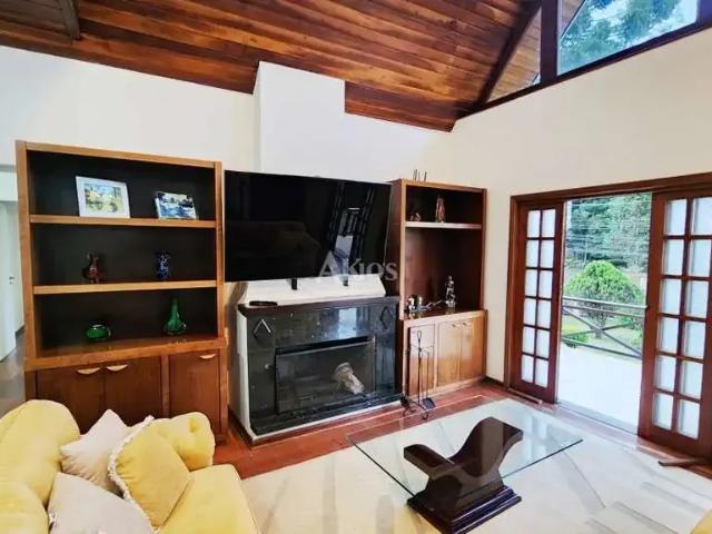 Casa / Sobrado para Venda em Campos do Jordão/SP Jardim Belvedere 3 Quartos