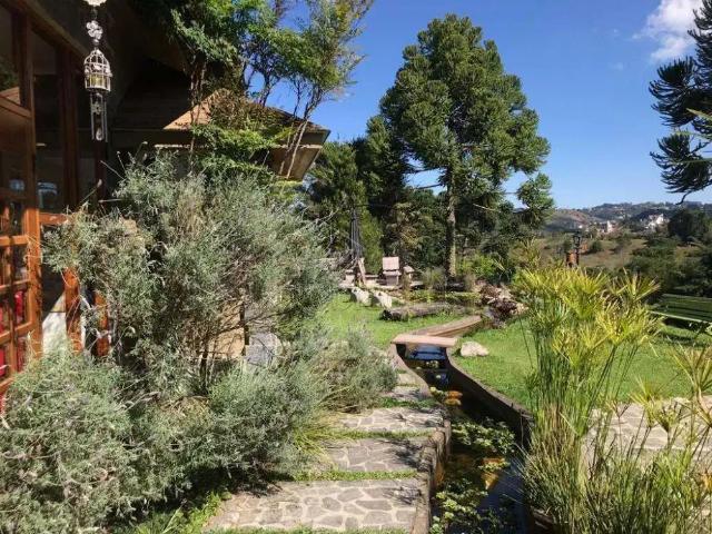 Casa / Sobrado para Venda em Campos do Jordão/SP Jardim Europa 5 Quartos