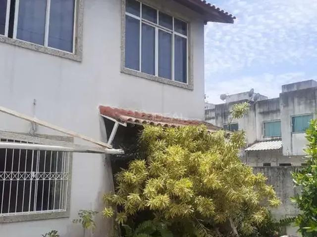 Casa / Sobrado para Venda em Campos dos Goytacazes/RJ Parque Jóquei Club 5 Quartos