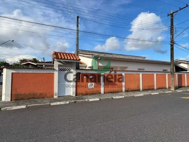 Casa / Sobrado para Venda em Cananéia/SP Centro 3 Quartos