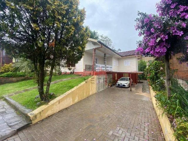 Casa / Sobrado para Venda em Canela/RS Centro 4 Quartos