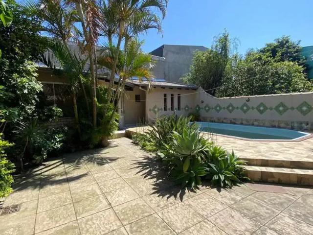 Casa / Sobrado para Venda em Canoas/RS Centro 3 Quartos