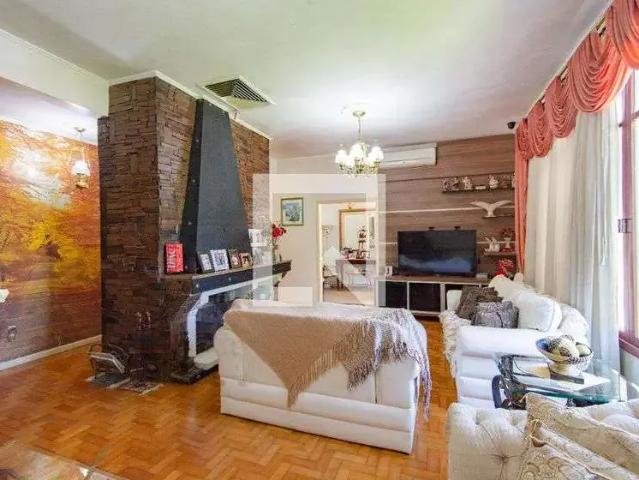 Casa / Sobrado para Venda em Canoas/RS Centro 5 Quartos