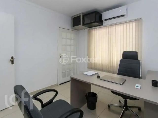 Casa / Sobrado para Venda em Canoas/RS Centro 6 Quartos